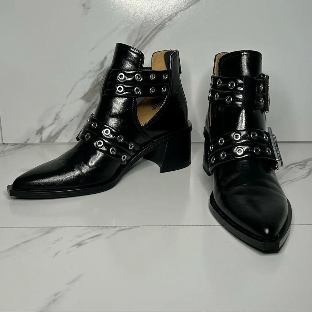 Steve Madden Black Ankle Boots with Buckle Detail Size 8.5